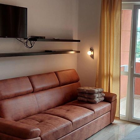 Apartments Danilo Kazanegra Свети Стефан Екстериор снимка