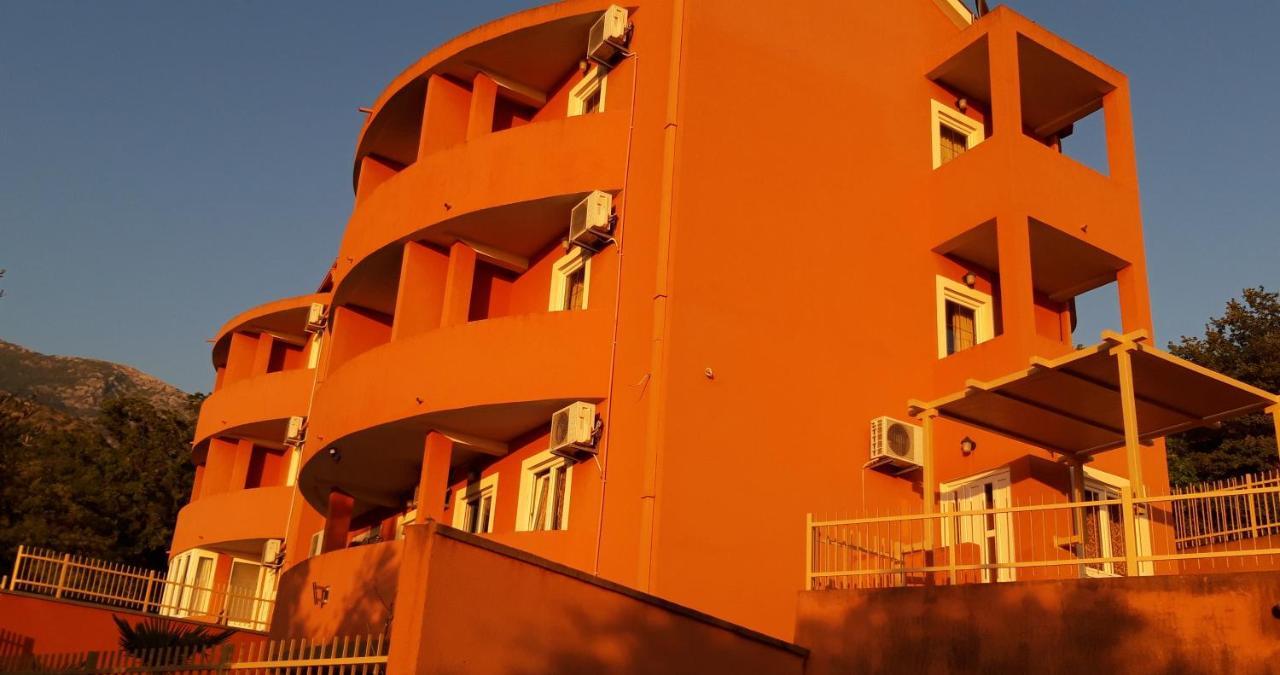 Apartments Danilo Kazanegra Свети Стефан Екстериор снимка